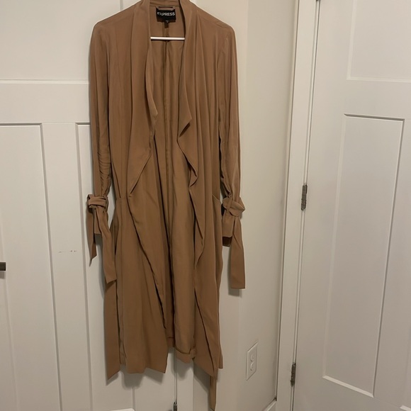 Express tan trench coat (light) - Picture 2 of 6